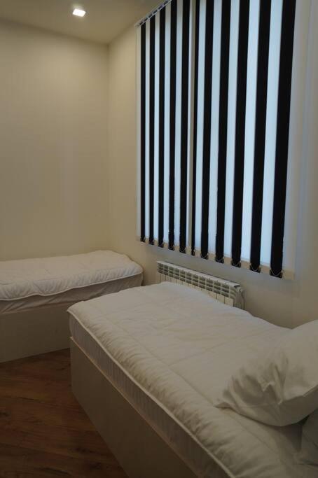 Lovely, Newly Remodeled Apartment In Yerevan! Exteriör bild