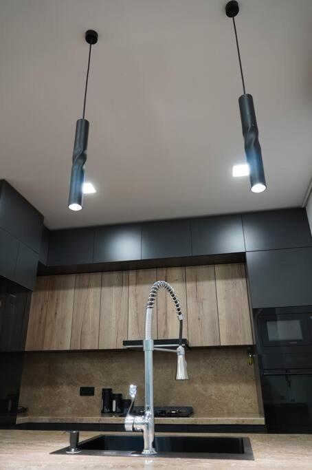 Lovely, Newly Remodeled Apartment In Yerevan! Exteriör bild