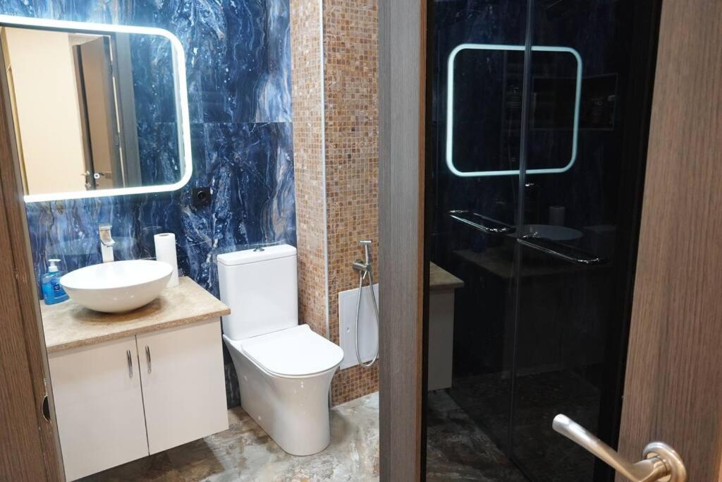 Lovely, Newly Remodeled Apartment In Yerevan! Exteriör bild