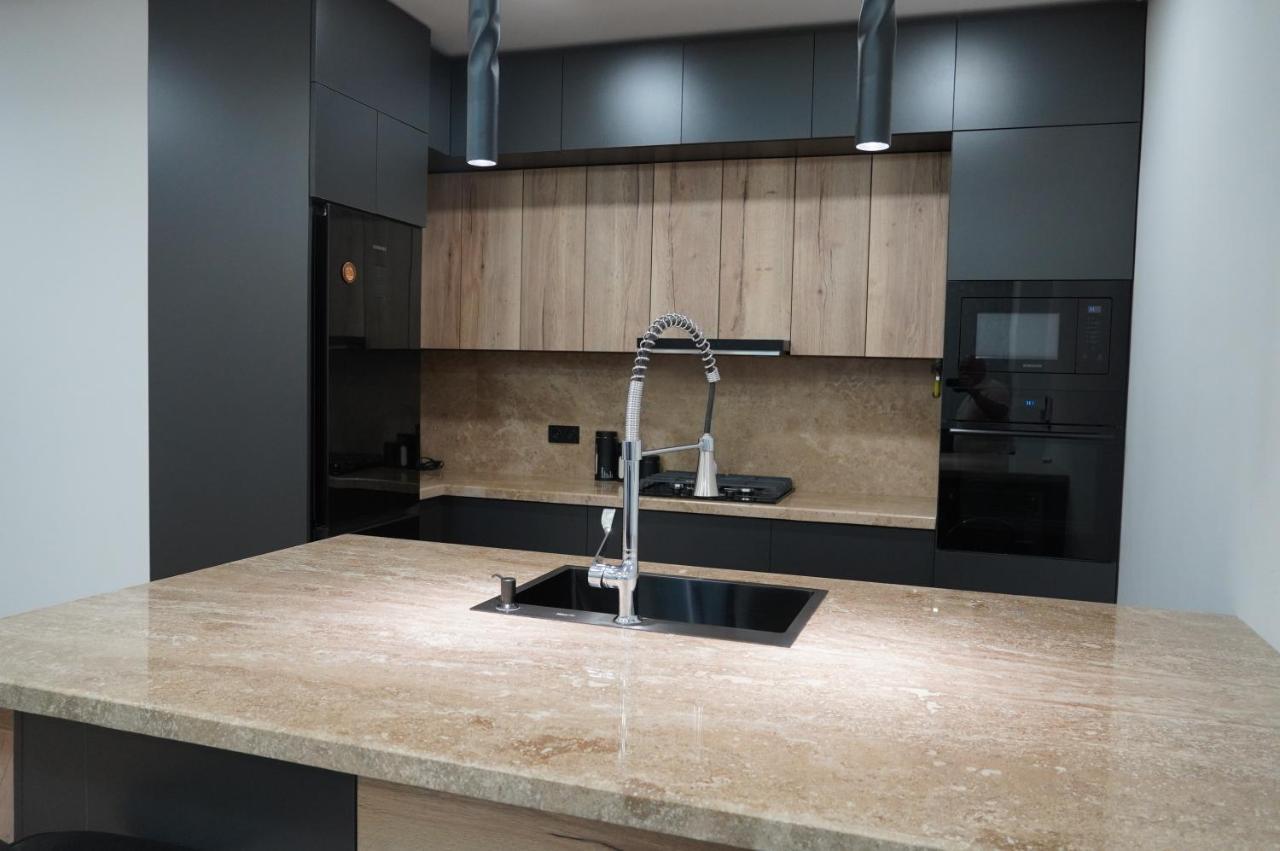 Lovely, Newly Remodeled Apartment In Yerevan! Exteriör bild